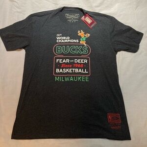 Mitchell & Ness HWC Milwaukee Bucks 1971 World Champs! Size XL, NWT!